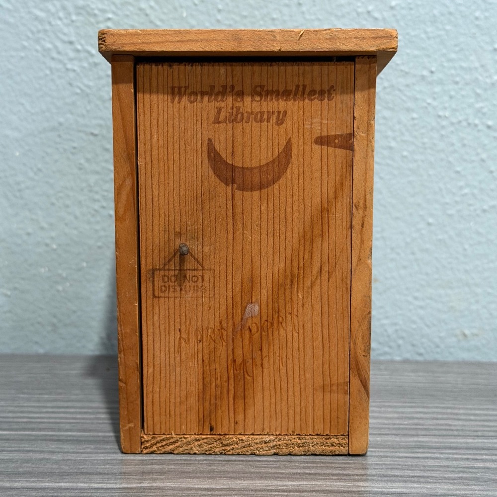 Vintage 1938 Otto Ulrich Worlds Smallest Library Wooden Outhouse Novelty Gift